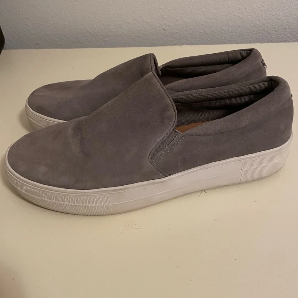 Steve Madden Grey Suede Slip-on Sneaker Gills Size 9.5 Casual